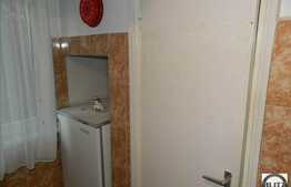 Apartament 3 camere, decomandat, 65 mp utili, loc parcare, boxa, zona Nora!