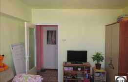 Apartament de vanzare, 2 camere, etaj intermediar, garaj, zona strazii Fabricii!