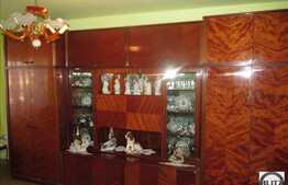 Apartament de vanzare, 2 camere, etaj intermediar, garaj, zona strazii Fabricii!