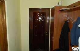 Apartament de vanzare, 3 camere, decomandat, boxa la subsol, loc de parcare!