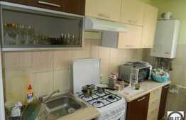 Apartament de vanzare, 3 camere, decomandat, boxa la subsol, loc de parcare!