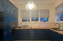 Apartament superb de 3 camere, 110 mp, curte, zona Vivo