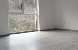 Apartament 3 camere nou , spatiu verde , zona Teilor