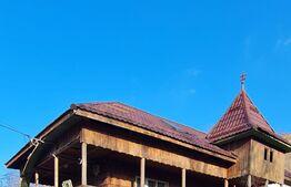 Casa renovata, 4 camere, 2200 mp de teren, zona Tauti