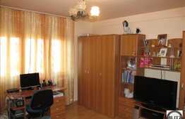 Apartament 2 camere, 54 mp, decomandat, boxa la subsol,  zona strazii Fabricii