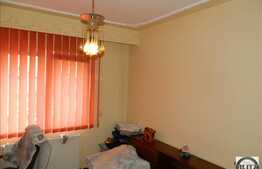 Apartament 3 camere, 65 mp, decomandat, boxa la subsol, zona strazii Fabricii