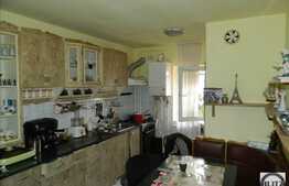 Apartament 3 camere, 65 mp, decomandat, boxa la subsol, zona strazii Fabricii