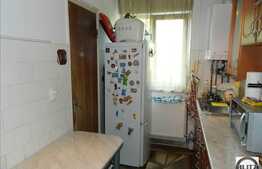 Vanzare 4 camere, decomandat, 78 mp, parcare, boxa la subsol, zona linistita!