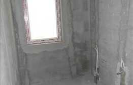 Apartament spatios, semifinisat in Floresti! Pret Excelent!