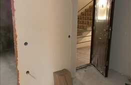 Apartament spatios, semifinisat in Floresti! Pret Excelent!