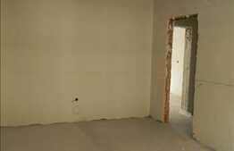 Apartament spatios, semifinisat in Floresti! Pret Excelent!