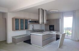 Apartament de 3 camere, 135mp, parcare, zona Aurel Vlaicu