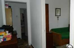 Vanzare 4 camere, decomandat, 76,14 mp, boxa la subsol, zona strazii Primaverii!