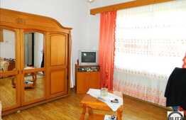 Apartament 1 camera, Central, cu o curte 33 mp si spatiu depozitare subsol