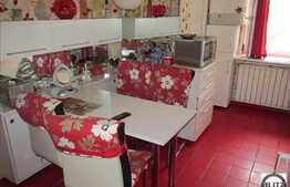 De vanzare 4 camere, 85 mp, parcare, boxa la subsol, zona strazii Castanilor!