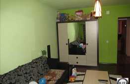 Mansarda inalta cu 2 camere, 51 mp utili, decomandat, mobilat si utilat!