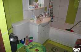 Mansarda inalta cu 2 camere, 51 mp utili, decomandat, mobilat si utilat!