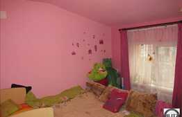 Mansarda inalta cu 2 camere, 51 mp utili, decomandat, mobilat si utilat!