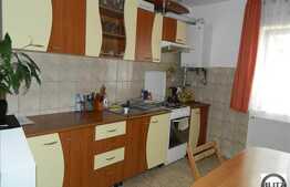 De vanzare, 2 camere, etaj intermediar, loc de parcare si boxa la subsol incluse