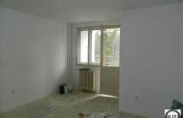 Garsoniera de vanzare, 28 mp utili, etaj intermediar, zona strazii Bucegi!