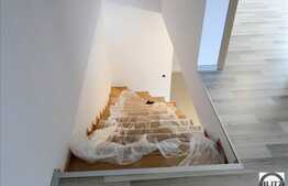 Apartament cu scara interioara, 3 camere 90 mp cu gradina 14 mp si parcare!