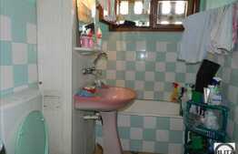 Apartament de vanzare, 4 camere,boxa la subsol, 2 locuri de parcare incluse!