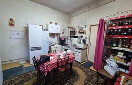 Oportunitate investitie! Apartament de 2 camere, 70 mp, curte, zona Hasdeu colt cu Piezisa!