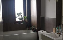 Apartament cu 2 camere, semidecomandat, etaj intermediar, Zona Vivo