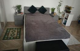 Apartament cu 2 camere, semidecomandat, etaj intermediar, Zona Vivo