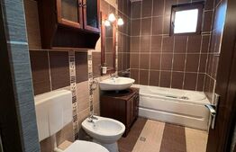 Apartament 3 camere, nemobilat, 66 mp, parcare, zona Terra 