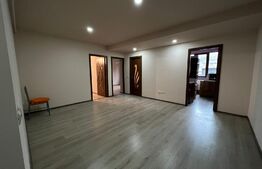 Apartament 3 camere, nemobilat, 66 mp, parcare, zona Terra 