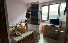 Apartament 3 camere, nemobilat, 66 mp, parcare, zona Terra 