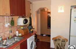 Apartament de vanzare, 3 camere, etaj intermediar, loc de parcare inclus!