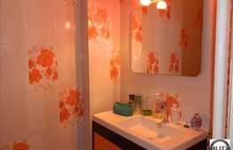 De vanzare, 3 camere, etaj intermediar, loc de parcare, zona Edgar Quinet!