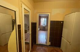 Garsoniera de renovat, 21mp, etaj 1/4 , cartier Tractoru 