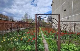 Casa, 85 mp utili, 850 mp gradina, parcari, zona strazii Paris