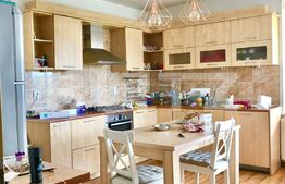 Casa individuala 300 mp, 1000 mp teren, 6 camere, 8 parcari , zona Grand Hotel Italia