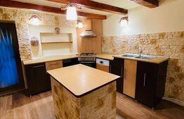 Casa individuala de 5 camere, 150mp utili, parcare, gradina, zona Stadionului