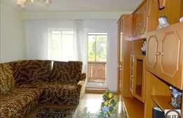 Apartament de vanzare, 4 camere, etaj intermediar, boxa la subsol, zona Campului