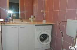 Apartament de vanzare, 4 camere, etaj intermediar, boxa la subsol, zona Campului