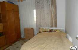 Apartament de vanzare, 4 camere, etaj intermediar, boxa la subsol, zona Campului