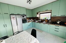 Casa individuala finisata de 5 camere, 3 bai, 174 mp utili, teren 700 mp si panorama superba la intrare in Chinteni