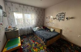 Apartament 3 camere, 56mp, etaj1, parcare inclusa, zona Sub Cetate!