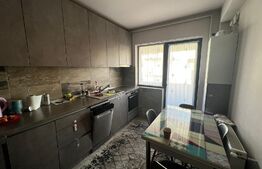 Apartament 3 camere, 56mp, etaj1, parcare inclusa, zona Sub Cetate!