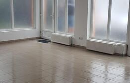 Spatiu comercial cu vitrina, 54 mp, in Sannicoara