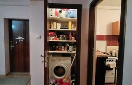 Apartament spatios , 56 mp , zona Eroilor , 2 balcoane , garaj subteran .