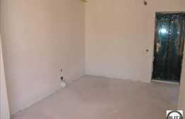 1 camera de vanzare, 32 mp, semifinisat, zona usor accesibila, etajul 1!