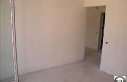 1 camera de vanzare, 32 mp, semifinisat, zona usor accesibila, etajul 1!