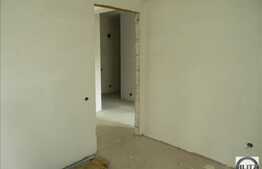 Apartament de vanzare, 3 camere, etaj intermediar, loc de parcare inclus!