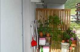 Apartament cu 2 camere, decomandat, 50 mp plus 3 terase de 27 mp